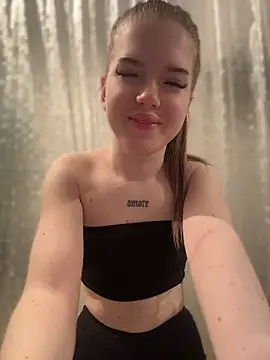 Snapshot of KayShaw chatting on 04/27/26, 06:06 KayShaw online show from 04/27/26, 06:06