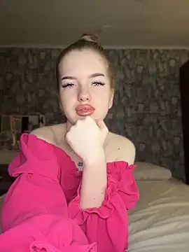 Snapshot of KayShaw chatting on 04/28/26, 02:27 KayShaw online show from 04/28/26, 02:27