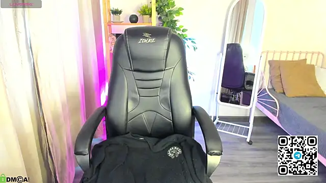 Snapshot of Necucuby chatting on 04/18/26, 08:07 Necucuby online show from 04/18/26, 08:07