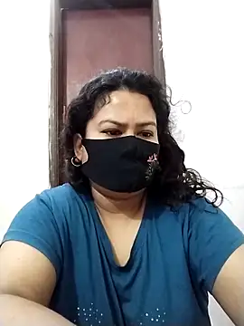 Snapshot of Star--Girl chatting on 04/17/26, 12:02 Star--Girl online show from 04/17/26, 12:02