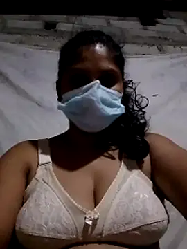 Snapshot of nilkirilli chatting on 04/08/26, 04:07 nilkirilli online show from 04/08/26, 04:07