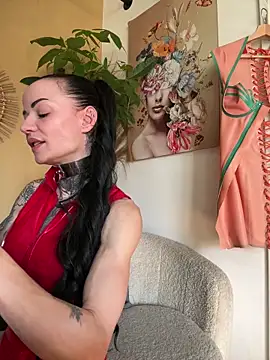 Snapshot of SkinnyLilly chatting on 03/10/26, 01:16 SkinnyLilly online show from 03/10/26, 01:16