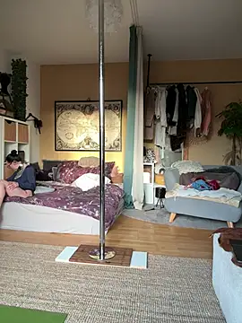 Snapshot of SkinnyLilly chatting on 03/31/26, 05:02 SkinnyLilly online show from 03/31/26, 05:02