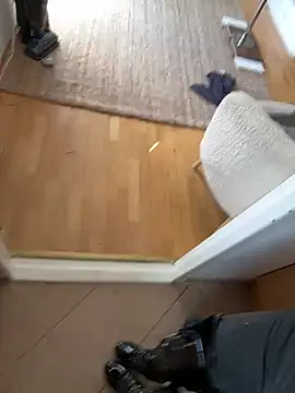 Snapshot of SkinnyLilly chatting on 04/21/26, 01:28 SkinnyLilly online show from 04/21/26, 01:28