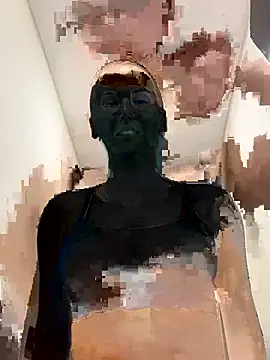 Snapshot of pinkpeachx chatting on 04/15/26, 08:31 pinkpeachx online show from 04/15/26, 08:31