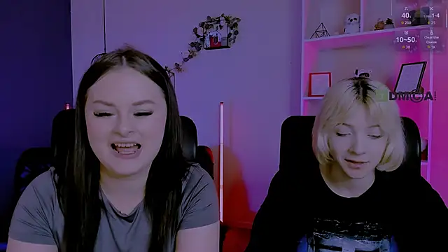 Snapshot of miss_courtney_ chatting on 04/14/26, 08:42 miss courtney online show from 04/14/26, 08:42