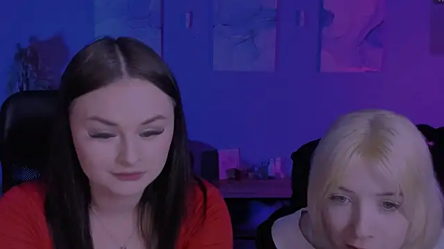 Snapshot of miss_courtney_ chatting on 04/22/26, 09:01 miss courtney online show from 04/22/26, 09:01