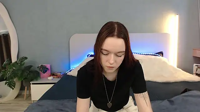 Snapshot of SunyLily chatting on 04/22/26, 06:16 SunyLily online show from 04/22/26, 06:16