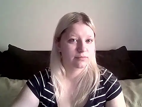 Snapshot of LenaSecret19 chatting on 03/13/26, 06:31 LenaSecret19 online show from 03/13/26, 06:31