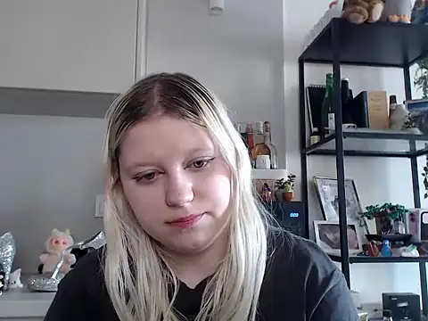 Snapshot of LenaSecret19 chatting on 03/23/26, 06:39 LenaSecret19 online show from 03/23/26, 06:39