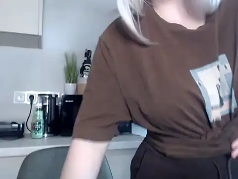 Snapshot of LenaSecret19 chatting on 04/02/26, 05:49 LenaSecret19 online show from 04/02/26, 05:49