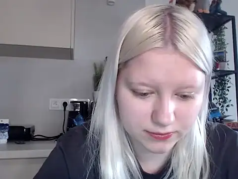 Snapshot of LenaSecret19 chatting on 04/14/26, 05:35 LenaSecret19 online show from 04/14/26, 05:35