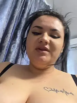 Snapshot of julietalovee chatting on 03/17/26, 08:28 julietalovee online show from 03/17/26, 08:28