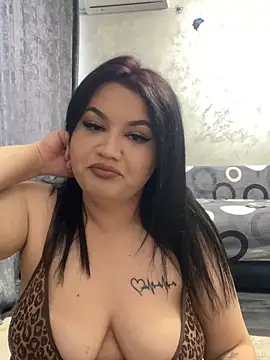 Snapshot of julietalovee chatting on 04/22/26, 03:57 julietalovee online show from 04/22/26, 03:57