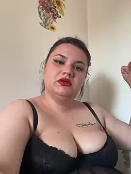 julietalovee online show from 05/04/26, 04:25