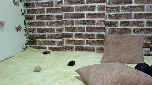 Snapshot of Katia_Cutte chatting on 03/15/26, 09:43 Katia Cutte online show from 03/15/26, 09:43