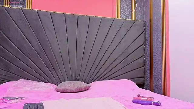 Snapshot of Kaely-Hot- chatting on 03/09/26, 02:43 Kaely-Hot- online show from 03/09/26, 02:43