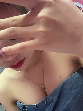 hot-cumplay online show from 06/17/26, 09:34