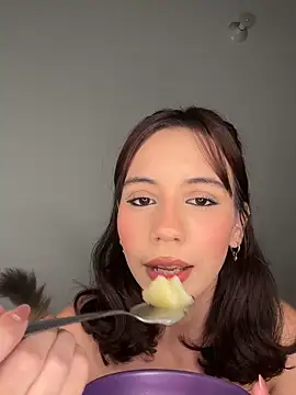 Snapshot of Nicole_Cute04 chatting on 04/03/26, 04:10 Nicole Cute04 online show from 04/03/26, 04:10