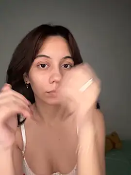 Snapshot of Nicole_Cute04 chatting on 04/10/26, 03:45 Nicole Cute04 online show from 04/10/26, 03:45