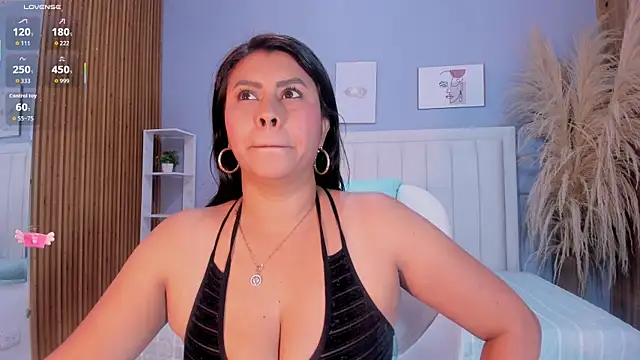 Snapshot of Anthonella_Lux chatting on 04/18/26, 12:20 Anthonella Lux online show from 04/18/26, 12:20