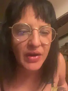 Snapshot of Xlilli69X chatting on 04/05/26, 08:06 Xlilli69X online show from 04/05/26, 08:06