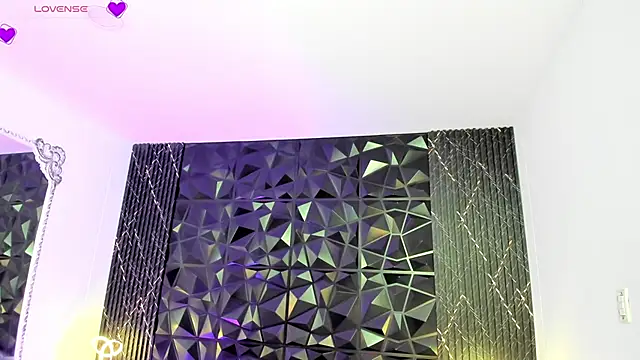 Snapshot of CristineRain chatting on 04/16/26, 04:13 CristineRain online show from 04/16/26, 04:13