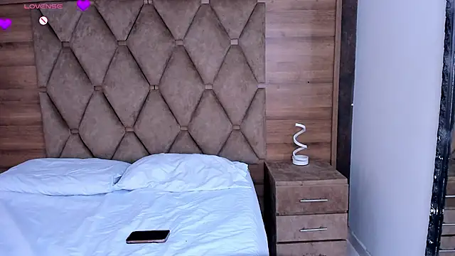 Snapshot of CristineRain chatting on 04/18/26, 05:00 CristineRain online show from 04/18/26, 05:00