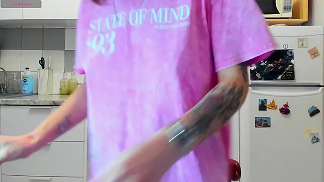 Snapshot of ooopsybritney chatting on 03/26/26, 02:44 ooopsybritney online show from 03/26/26, 02:44