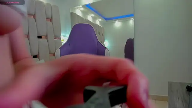 Snapshot of georgina_kloss_ chatting on 04/09/26, 04:56 georgina kloss online show from 04/09/26, 04:56