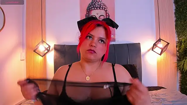 Snapshot of Mariee_bloom chatting on 03/21/26, 08:19 Mariee bloom online show from 03/21/26, 08:19