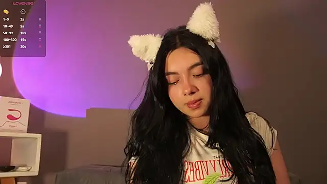 Snapshot of Im_Elaris chatting on 03/16/26, 02:32 Im Elaris online show from 03/16/26, 02:32