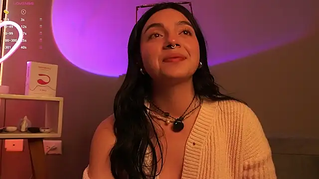 Snapshot of Im_Elaris chatting on 03/17/26, 02:42 Im Elaris online show from 03/17/26, 02:42