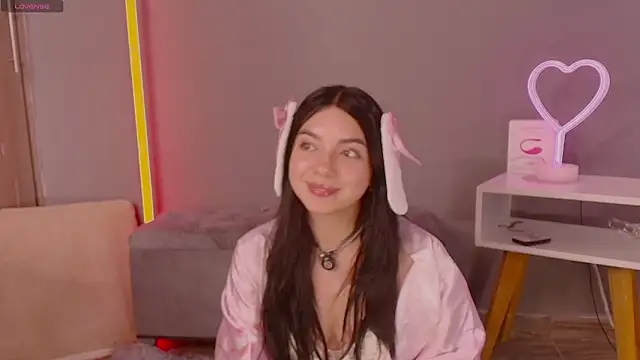 Snapshot of Im_Elaris chatting on 04/07/26, 02:50 Im Elaris online show from 04/07/26, 02:50