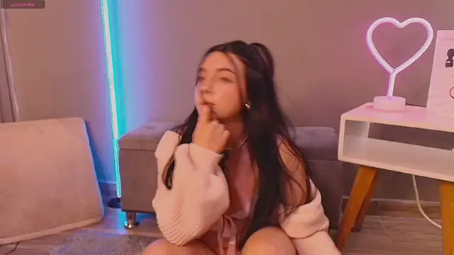 Snapshot of Im_Elaris chatting on 04/10/26, 02:33 Im Elaris online show from 04/10/26, 02:33