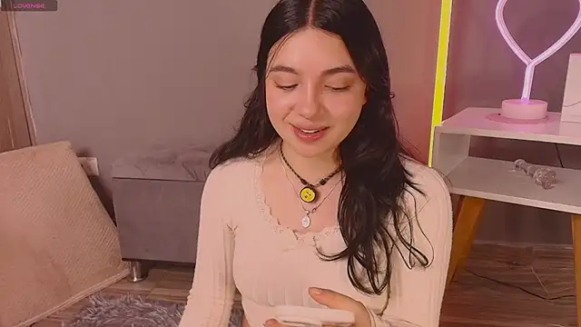 Snapshot of Im_Elaris chatting on 04/17/26, 02:42 Im Elaris online show from 04/17/26, 02:42