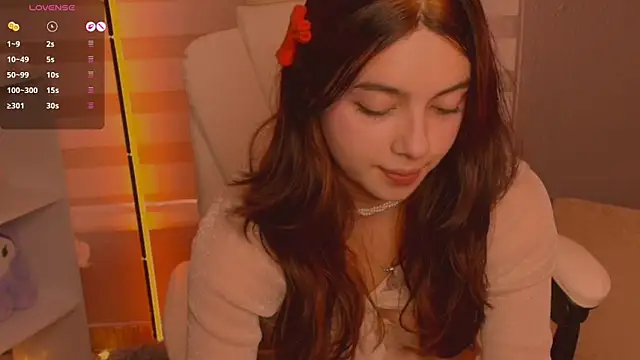 Snapshot of Im_Elaris chatting on 05/19/26, 02:01 Im Elaris online show from 05/19/26, 02:01