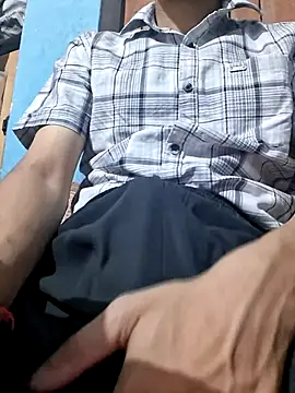 Snapshot of sexypenisboy chatting on 04/23/26, 10:14 sexypenisboy online show from 04/23/26, 10:14