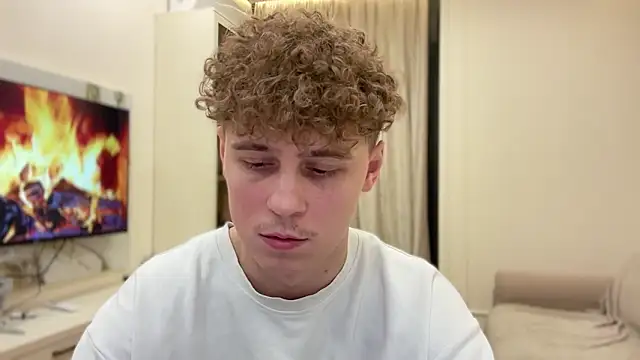 Snapshot of SinsofTyler chatting on 03/03/26, 06:58 SinsofTyler online show from 03/03/26, 06:58