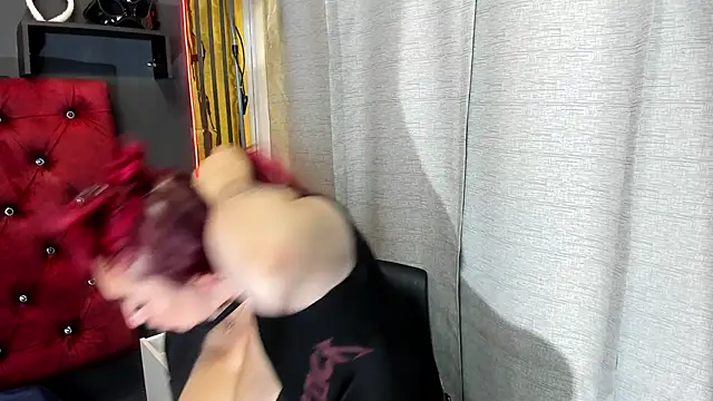 Snapshot of Sarah__Moonx chatting on 03/28/26, 07:24 Sarah Moonx online show from 03/28/26, 07:24