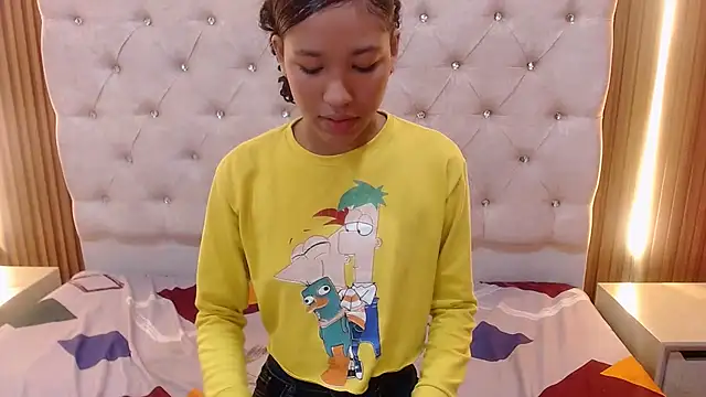 Snapshot of skiaracl202 chatting on 03/26/26, 04:07 skiaracl202 online show from 03/26/26, 04:07