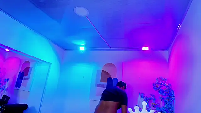 Snapshot of TarlyWho chatting on 04/16/26, 11:22 TarlyWho online show from 04/16/26, 11:22