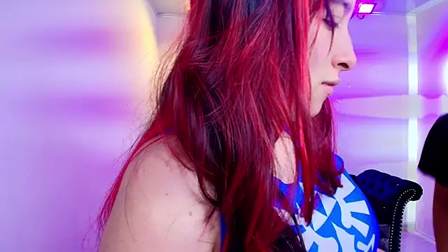 Snapshot of TarlyWho chatting on 04/21/26, 11:27 TarlyWho online show from 04/21/26, 11:27