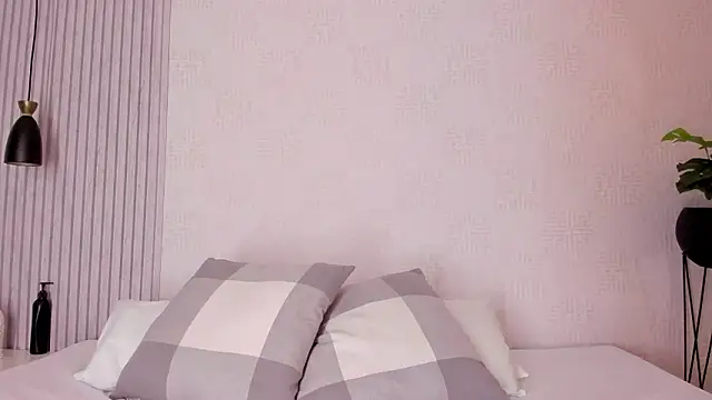 Snapshot of ManuelaMontes_ chatting on 03/25/26, 11:38 ManuelaMontes online show from 03/25/26, 11:38