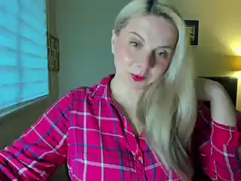 Snapshot of callme_iva chatting on 03/11/26, 11:11 callme iva online show from 03/11/26, 11:11