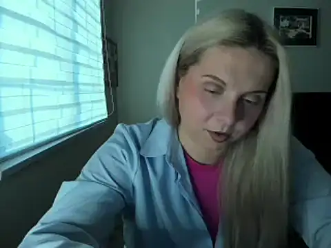 Snapshot of callme_iva chatting on 03/14/26, 12:06 callme iva online show from 03/14/26, 12:06