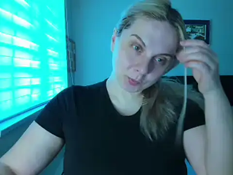 Snapshot of callme_iva chatting on 03/14/26, 08:25 callme iva online show from 03/14/26, 08:25