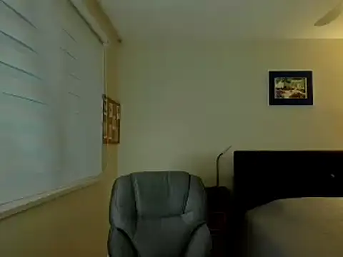 Snapshot of callme_iva chatting on 03/19/26, 02:43 callme iva online show from 03/19/26, 02:43