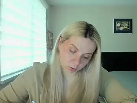 Snapshot of callme_iva chatting on 03/21/26, 08:23 callme iva online show from 03/21/26, 08:23