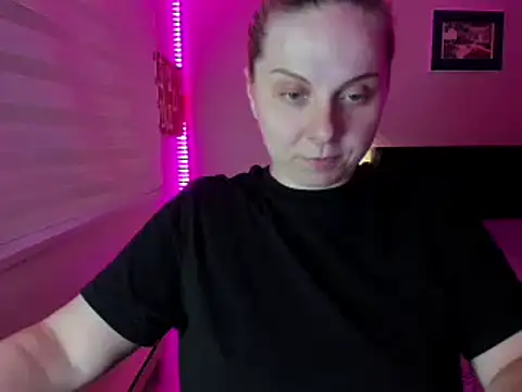 Snapshot of callme_iva chatting on 03/23/26, 07:34 callme iva online show from 03/23/26, 07:34